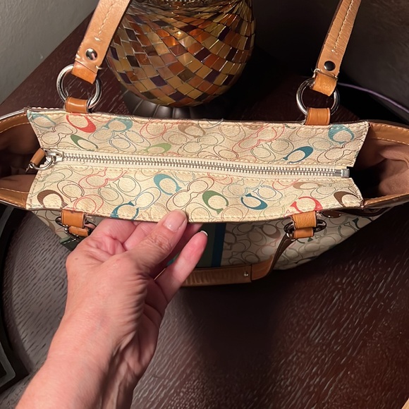 COACH  MULTICOLOR CHELSEA HERITAGE STRIPED SIGNATURE TOTE - Picture 7 of 17